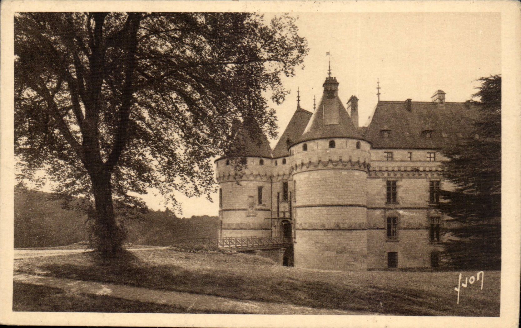 Chaumont sur Loire - Le Chateau vu du Parc - CPA 