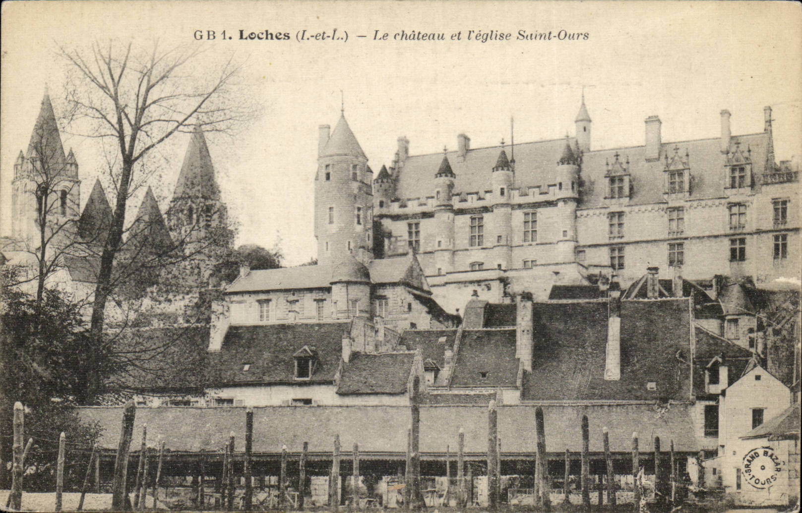 The Castle and of the Church Saint Bear - CPA
