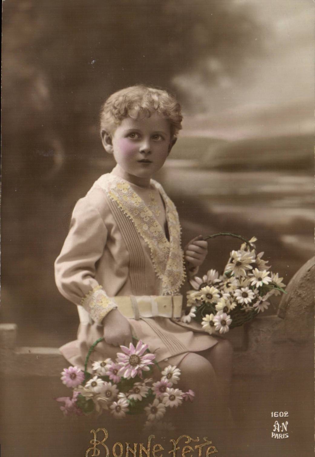 CPA Phantasie-gutes Kind feiert Garcon