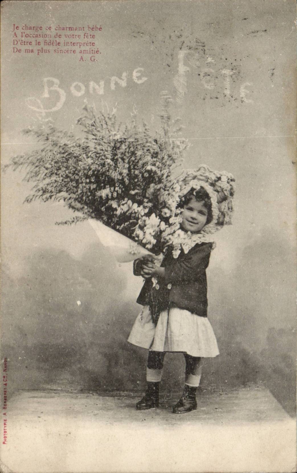 CPA Phantasie-gutes Kind feiert