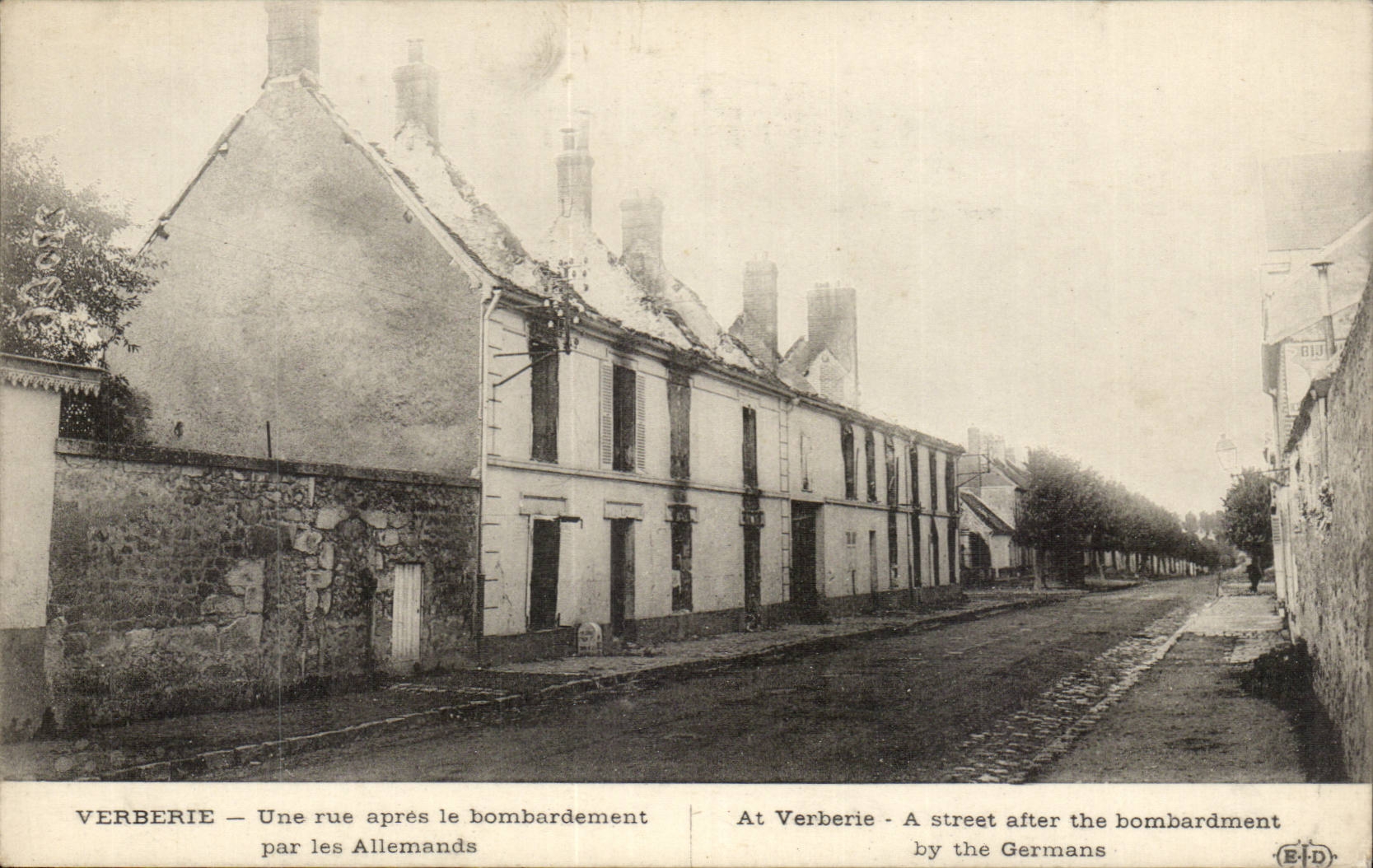 Verberie CPA a street after the bombardment by the Germans