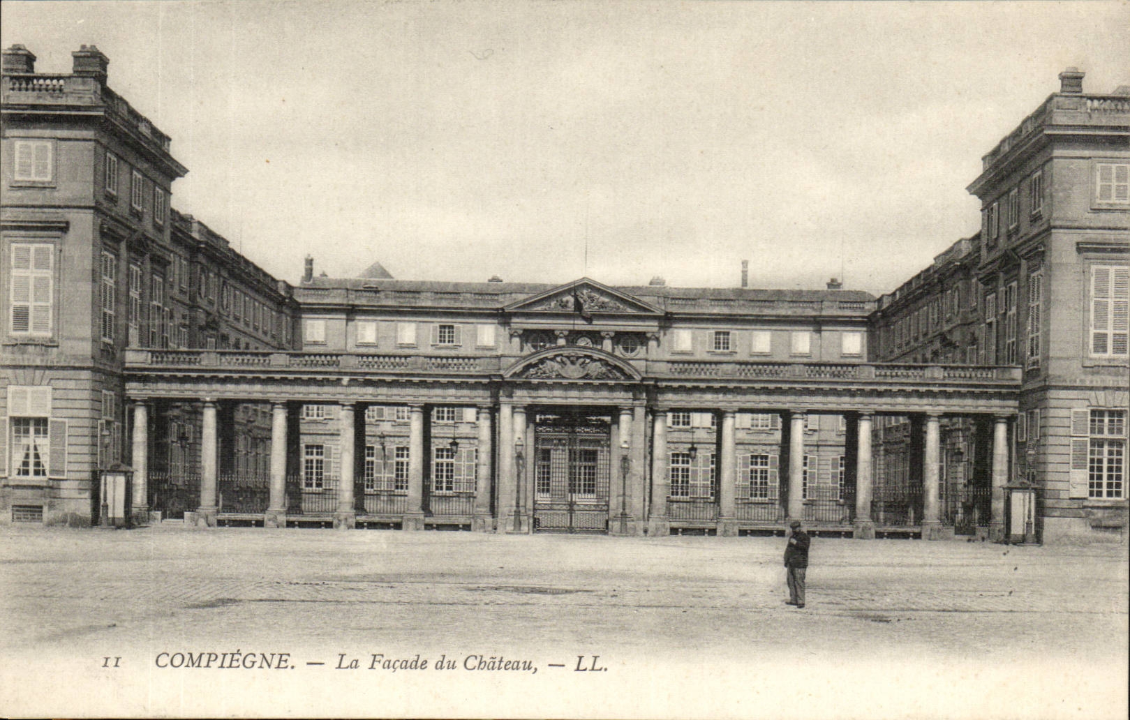 Compiegne CPA die Front des Schlosses