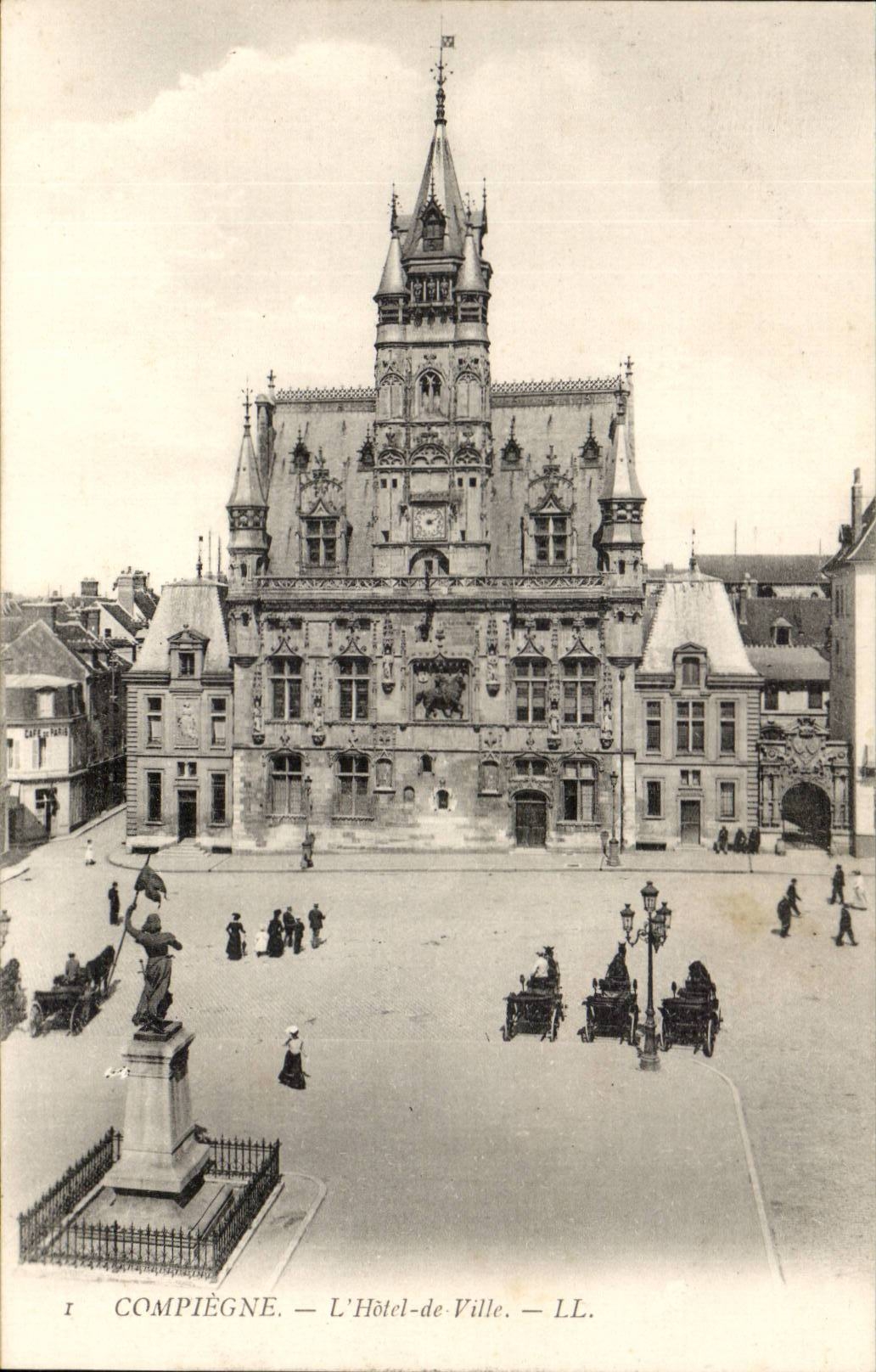 Bohrgerat von Compiegne CPA das Rathaus