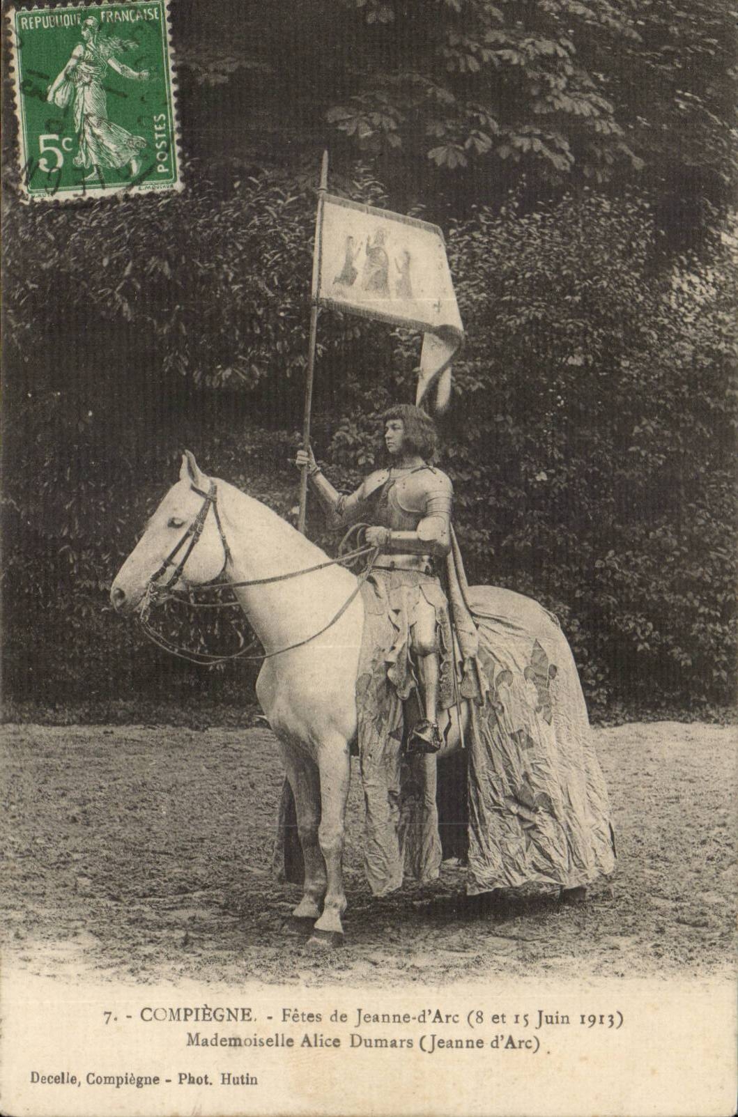 Compiegne CPA Celebrates of Jeanne of arc June 1913 Mr Schlosser banner carried by Miss Alice Dumars