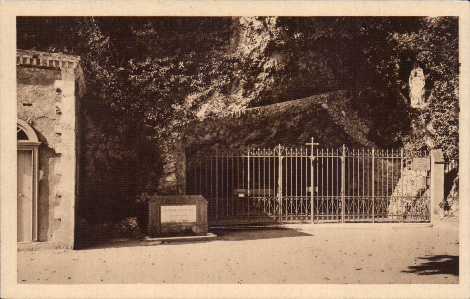 CPA Abtei von Nd von Aiguebelle durch Grignan die Hohle