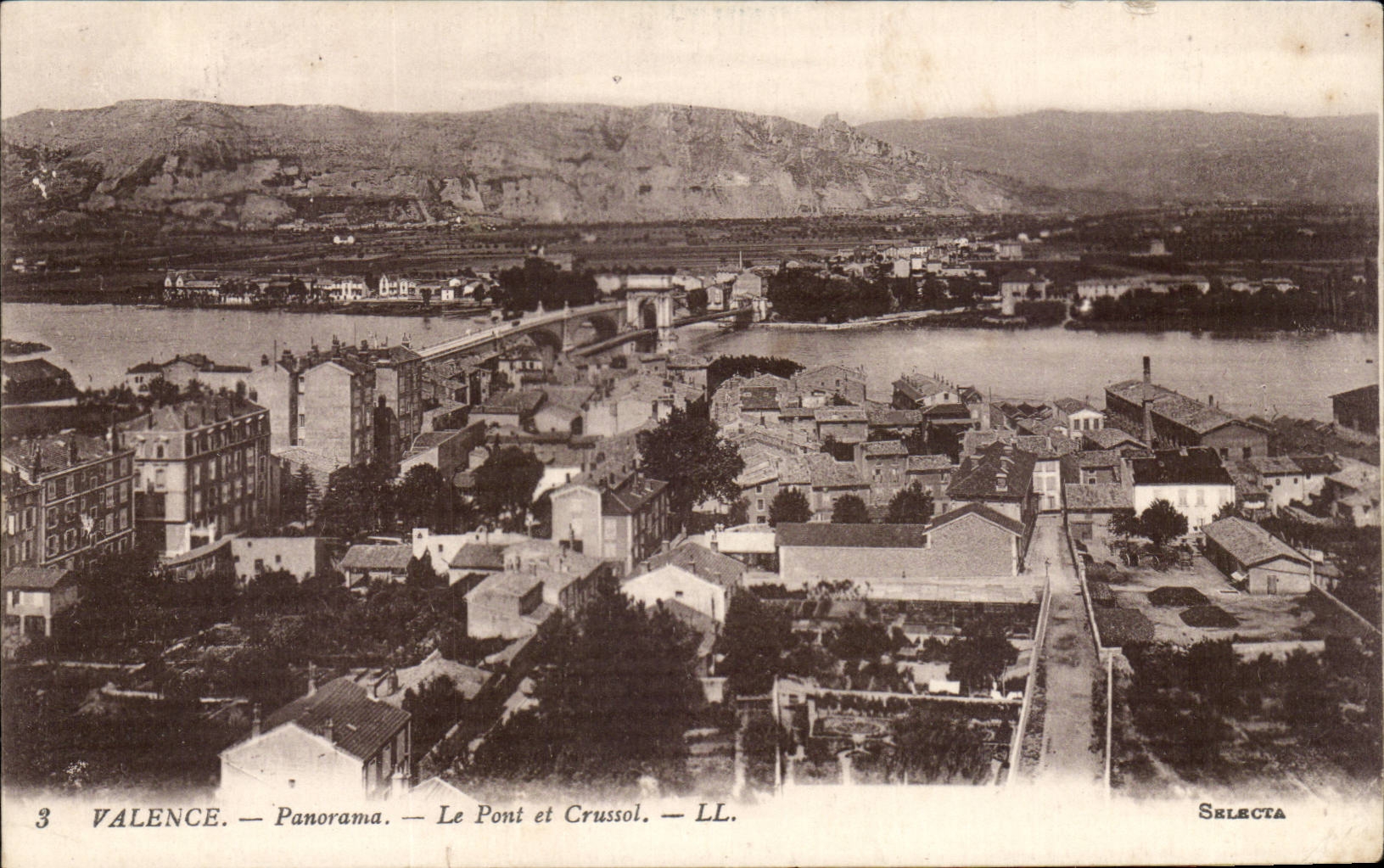 Panorama der Wertigkeit CPA die Brucke und das Crussol