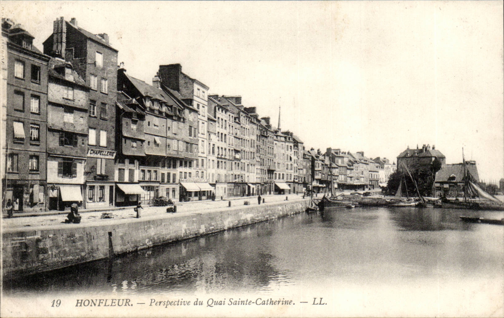 Honfleur CPA Perspective du quai Sainte Catherine