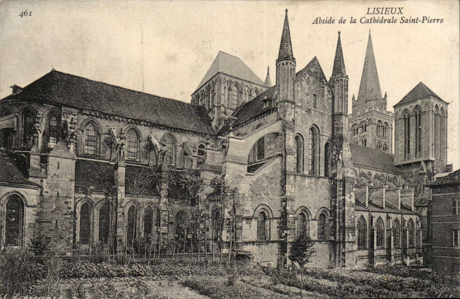 Lisieux CPA Apse des Kathedrale Saint Pierre