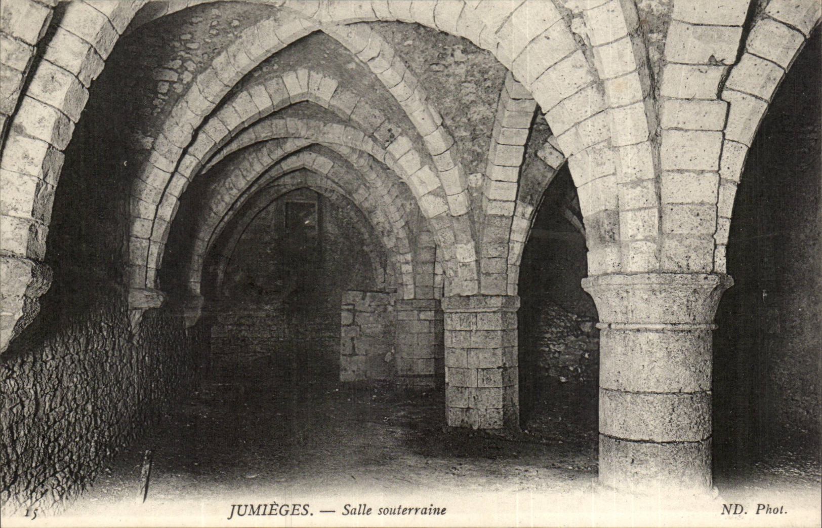 Old abbey of Jumieges CPA underground Room