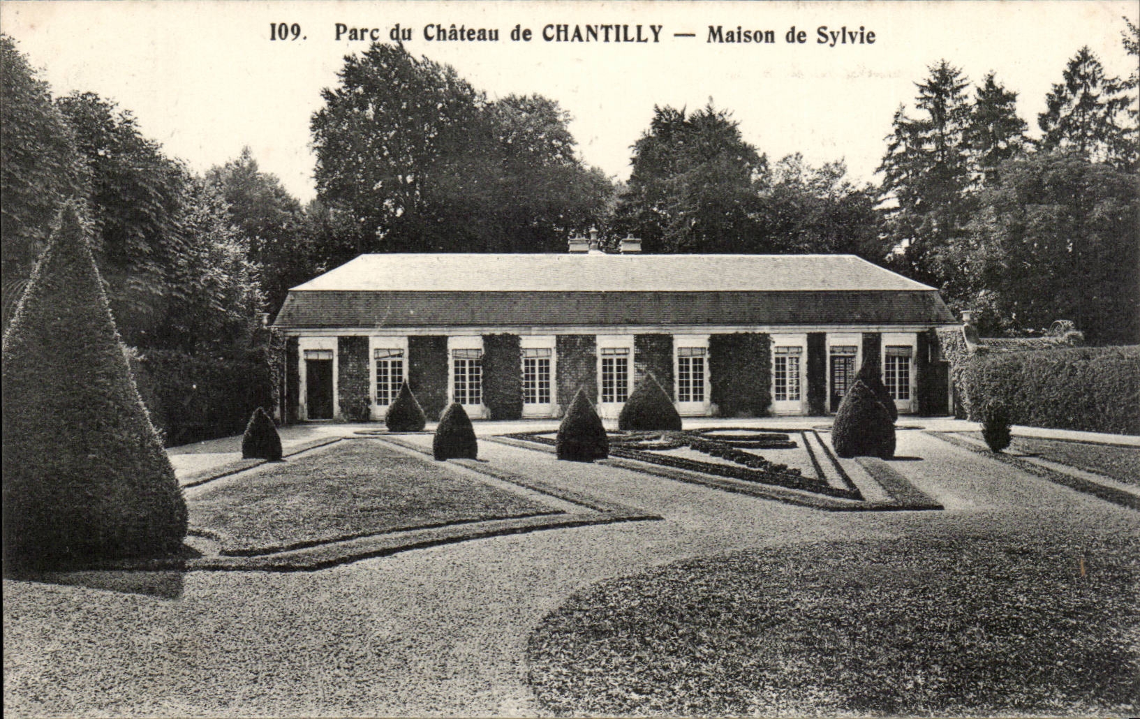 CPA Castle of Chantilly Park House of style