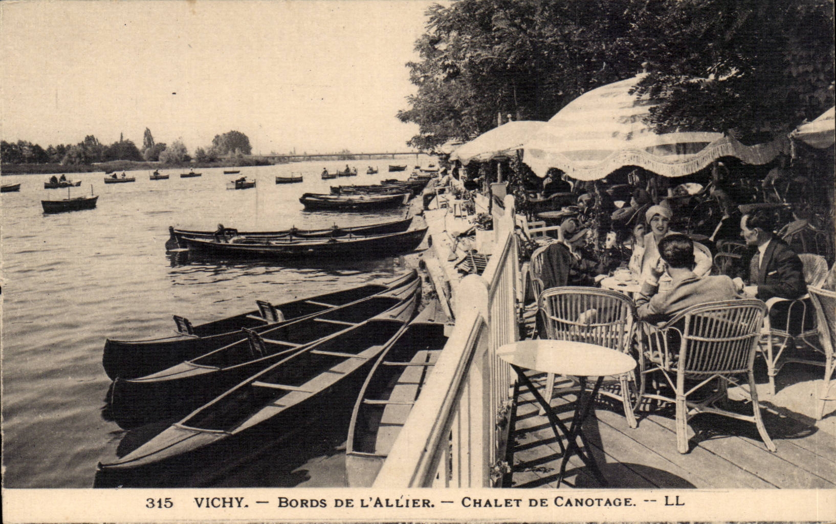 Vichy - Bords de l'Allier - Chalet de Canotage - CPA 