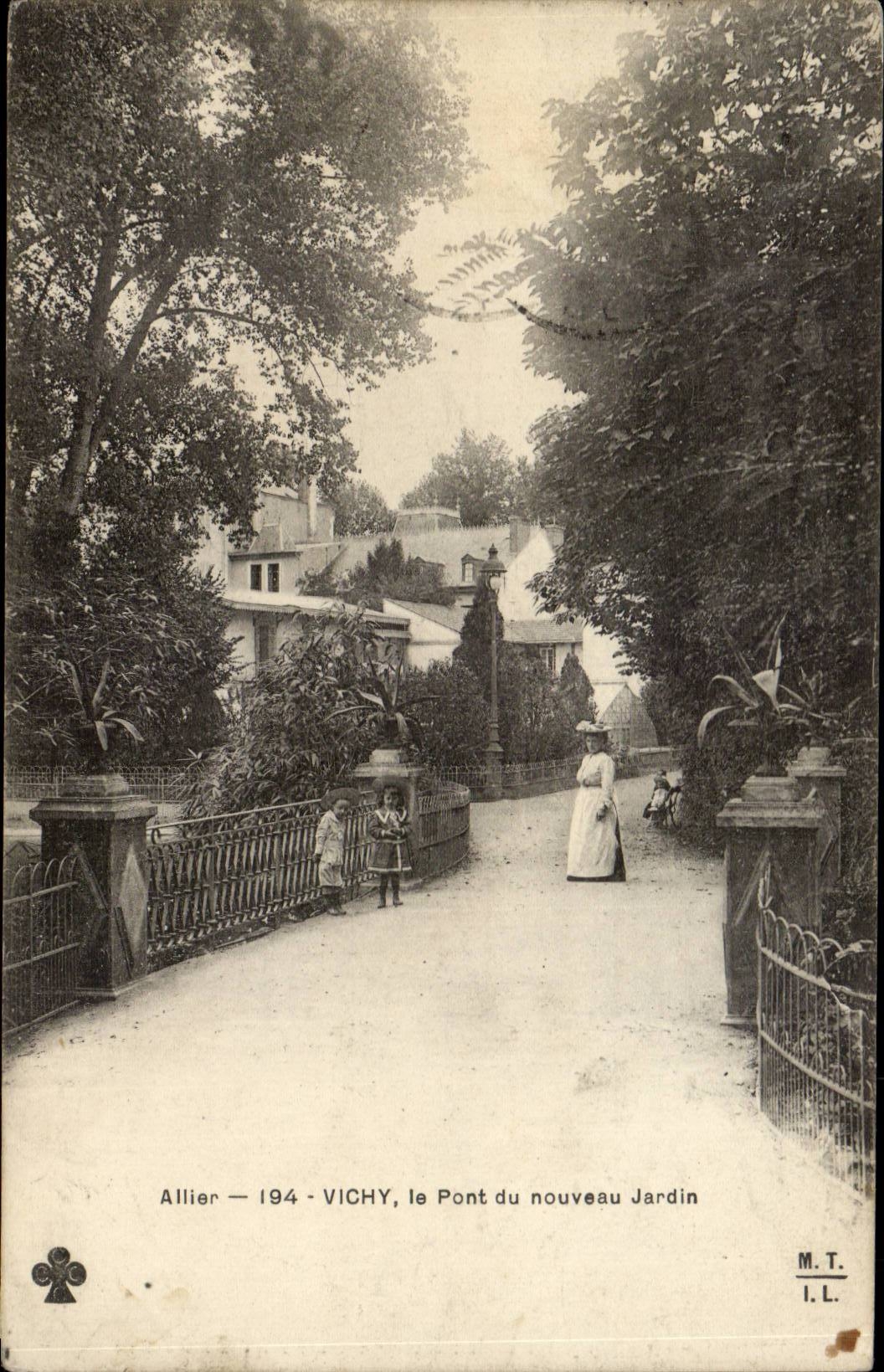 Vichy - Le Pont du Nouveau Jardin - CPA 