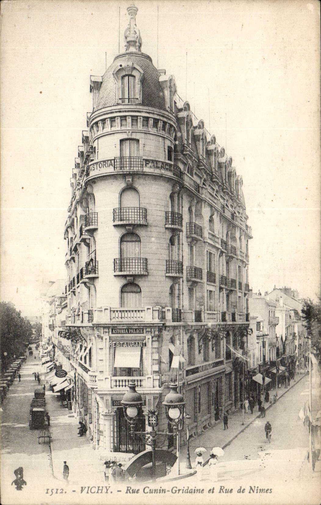 Vichy - Rue Cunin Gridaine et Rue de Nimes - CPA