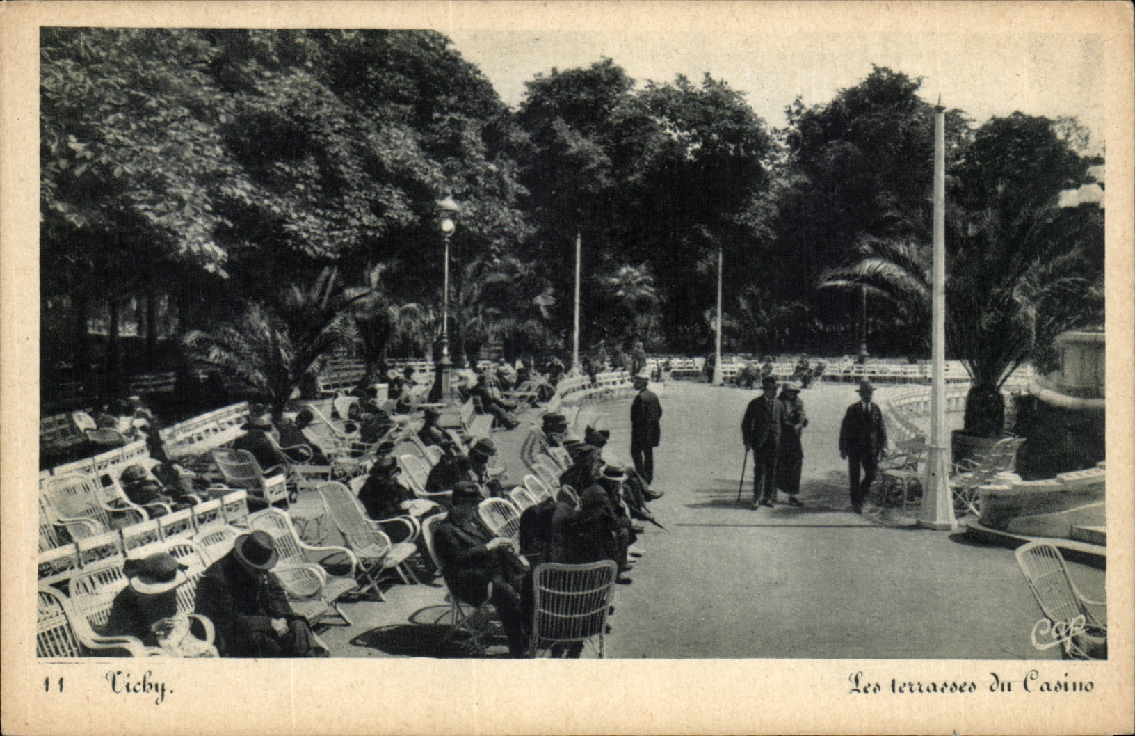 Vichy - Les Terrasses du Casino - CPA 