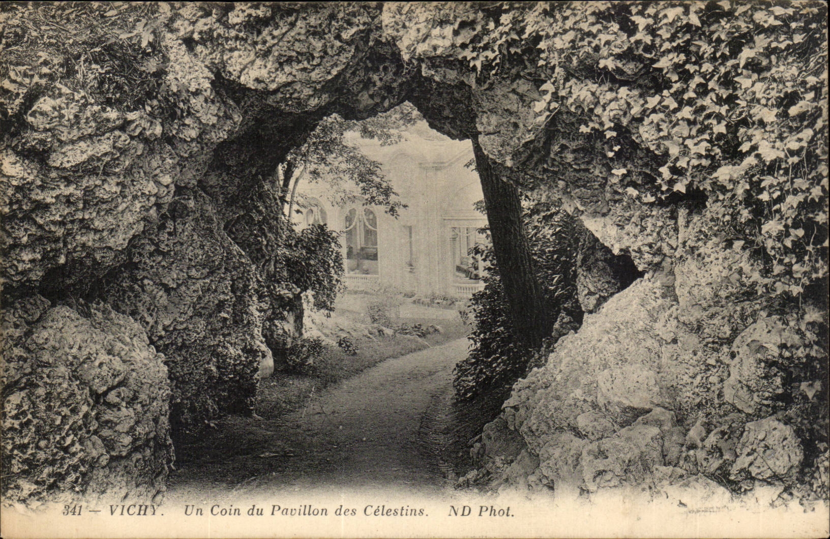 Vichy - Un Coin du Pavillon des Celestins - CPA 