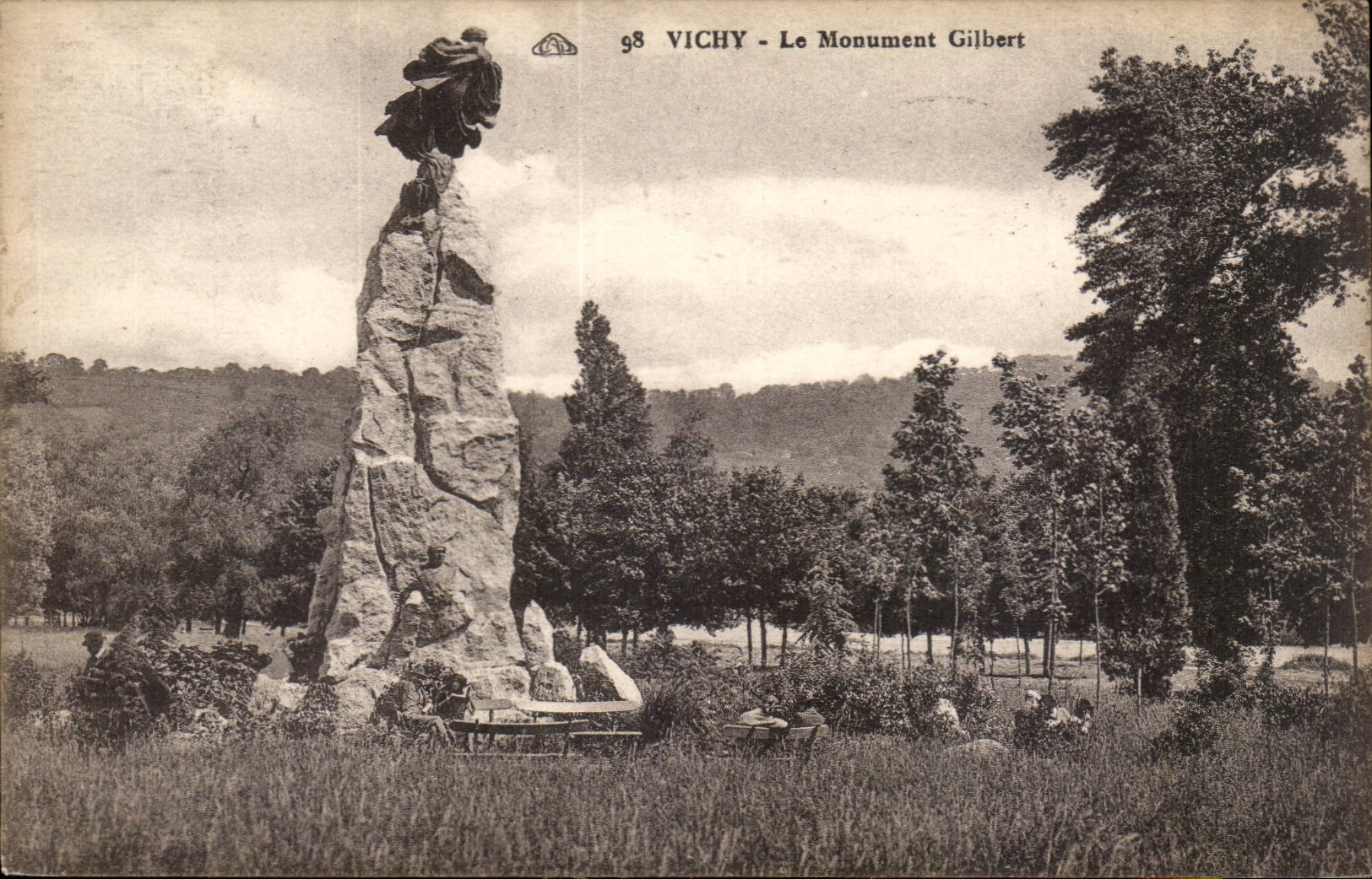 Vichy - Le Monument Gilbert - CPA 