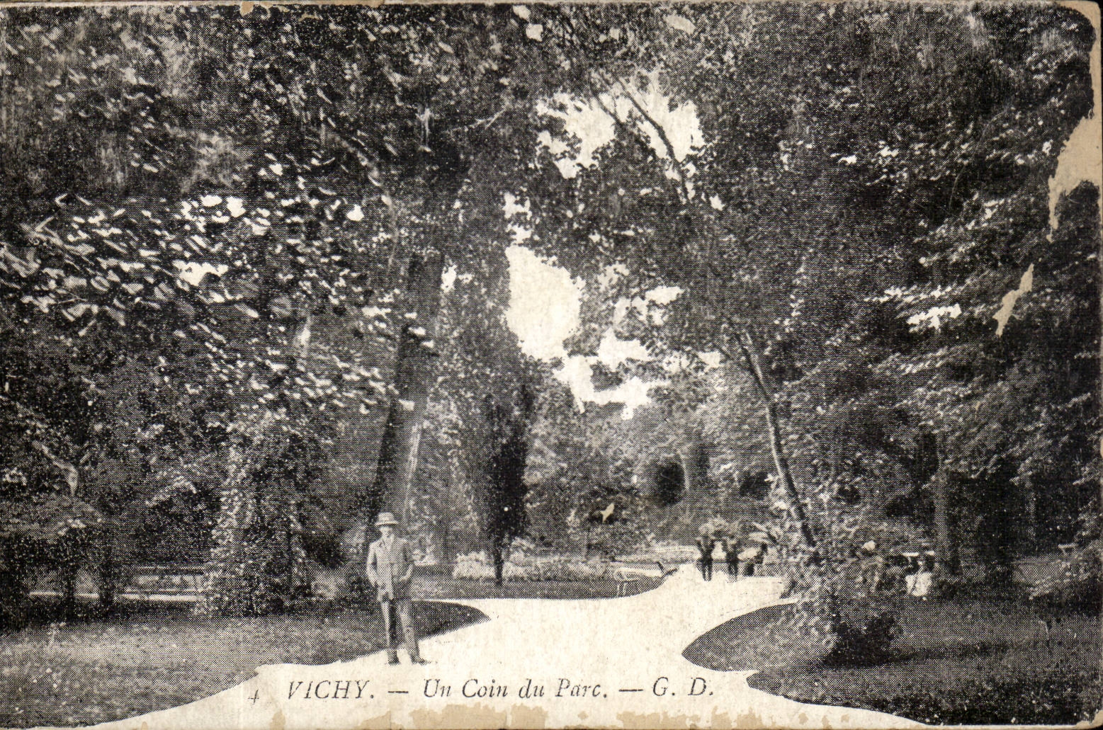 Vichy - Un Coin du Parc - CPA 