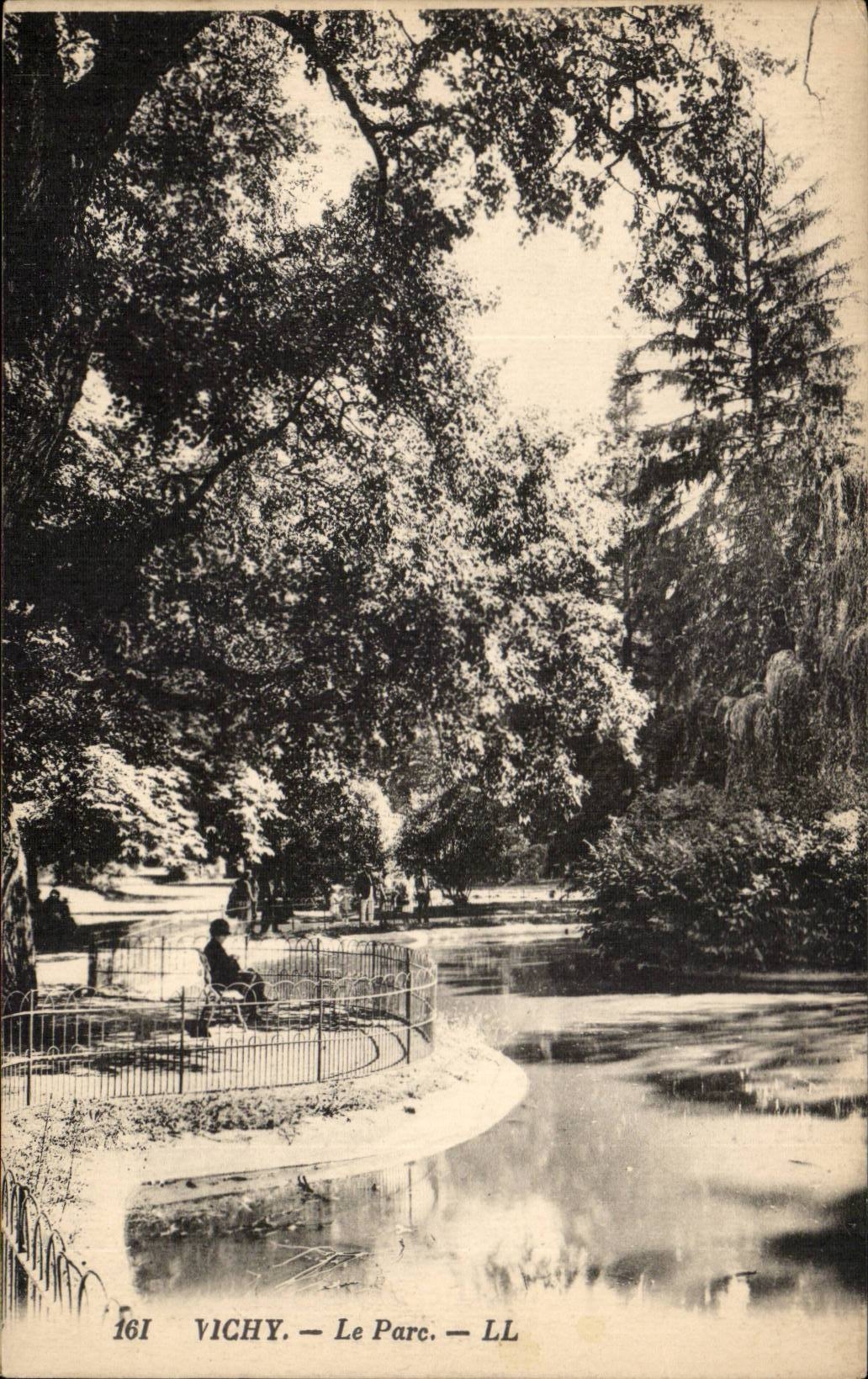 Vichy - Le Parc - CPA 
