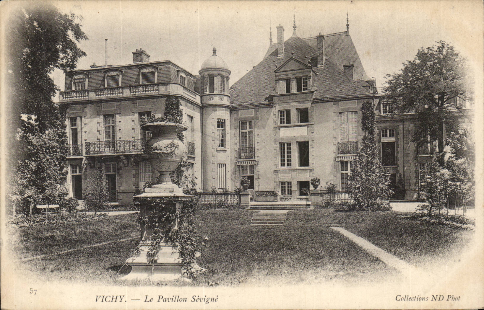 Vichy - Le Pavillon Sevigne - CPA 