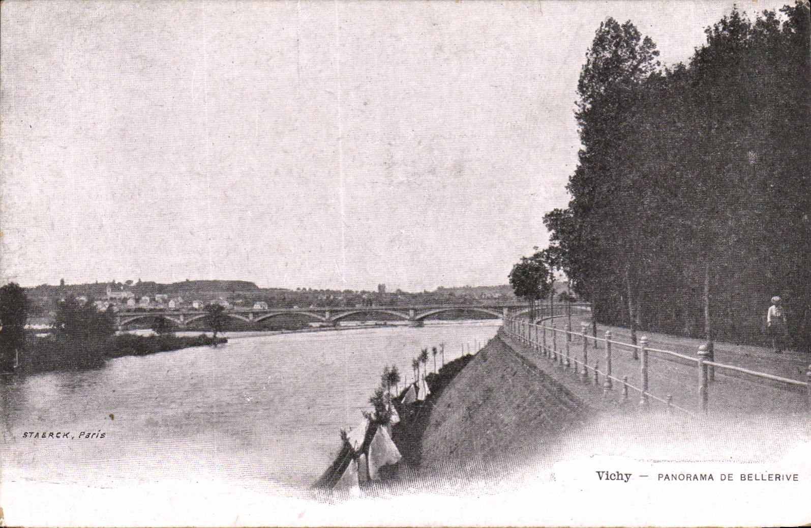Vichy - Panorama de Bellerive - CPA 