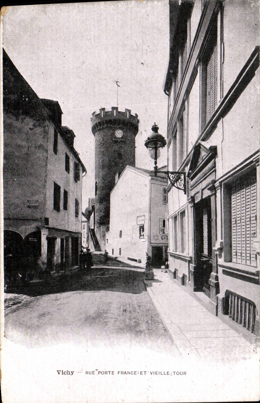 Vichy - Rue Porte France et Vieille Tour - CPA 