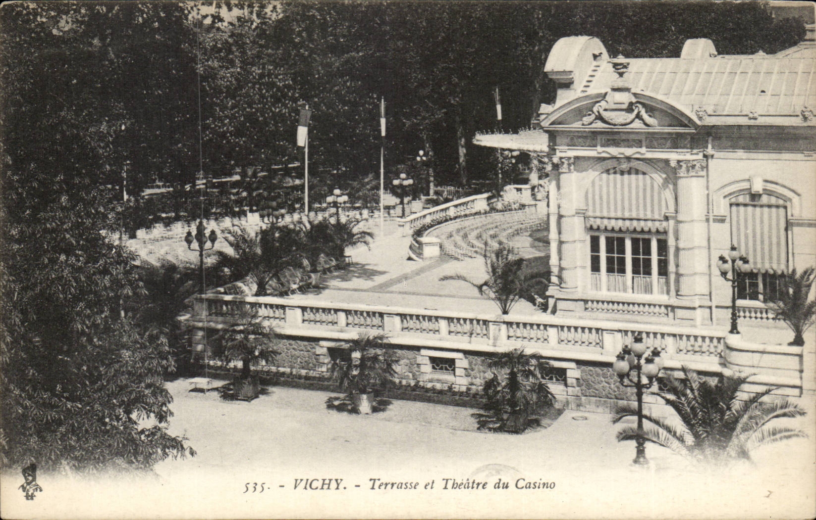 Vichy - Terrasse et Theatre du Casino - CPA
