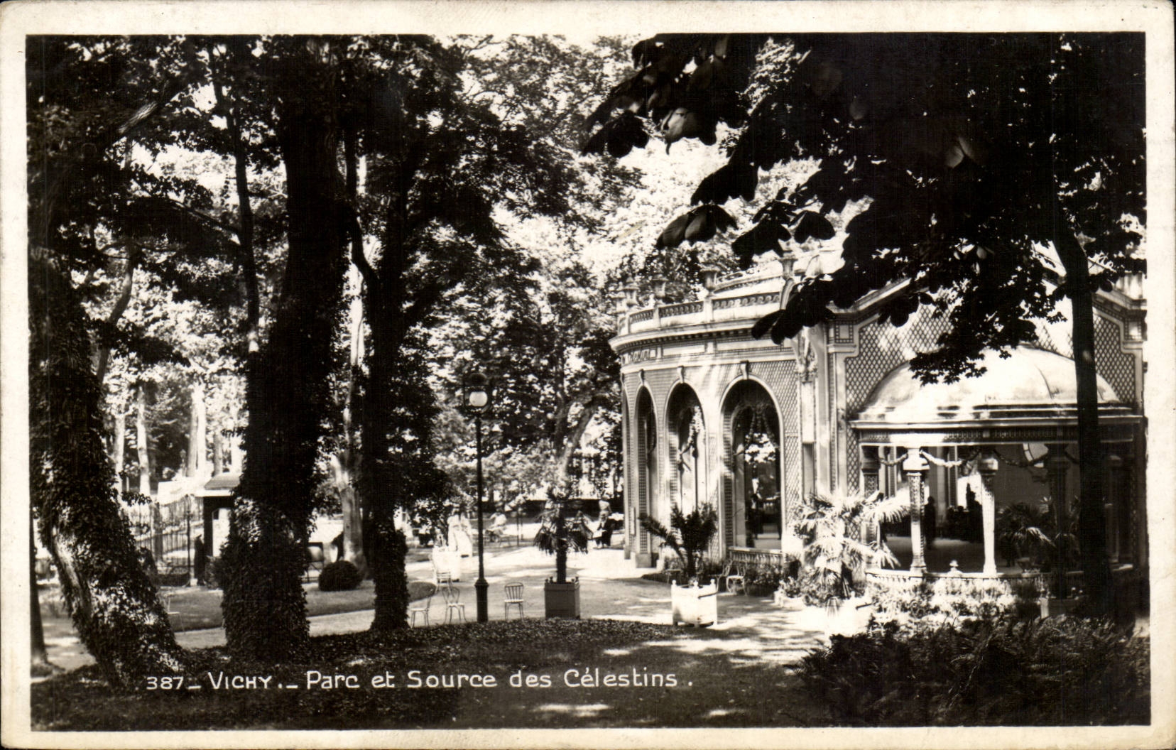Vichy - Parc et Source des Celestins - CPA 
