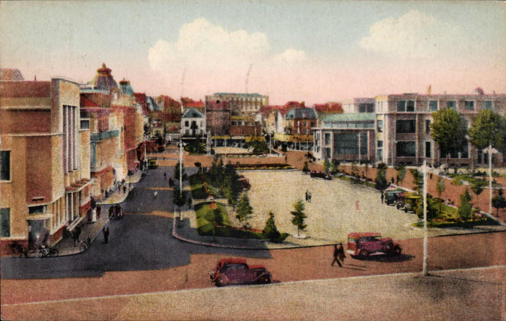 Vichy - Place de l'Hotel de Ville et la Nouvelle Parc - CPA 