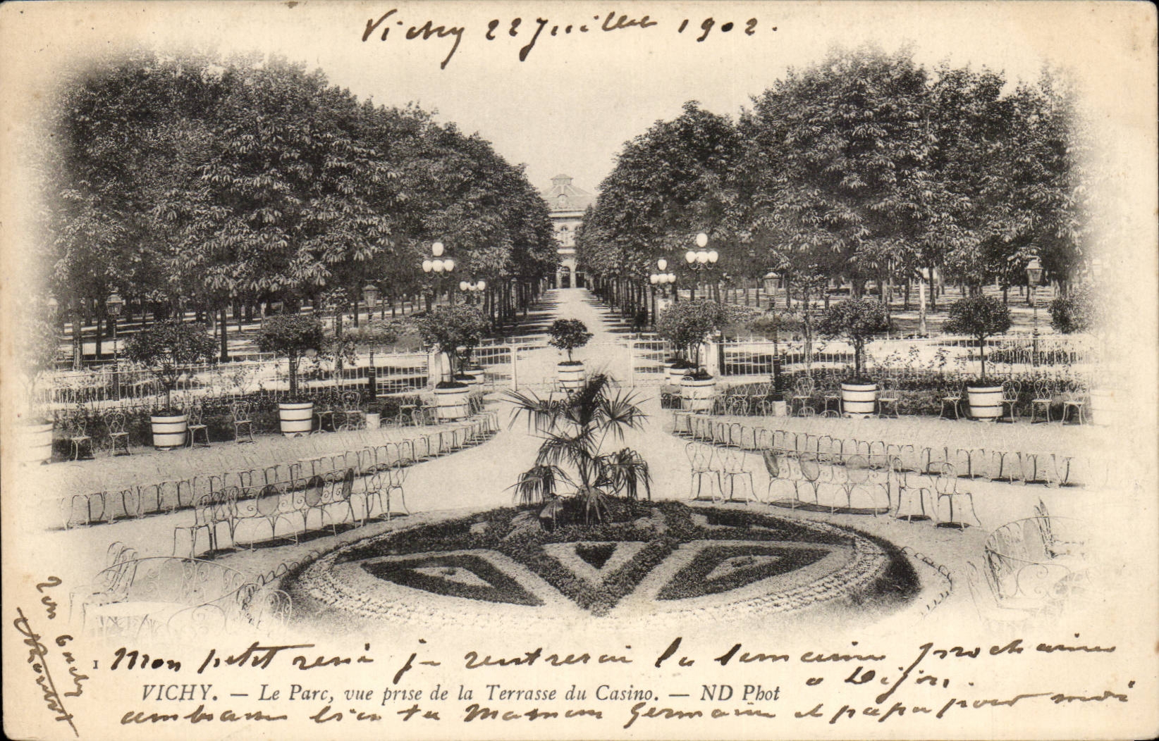 Vichy - Le Parc vue prise de la Terrasse du Casino - CPA 