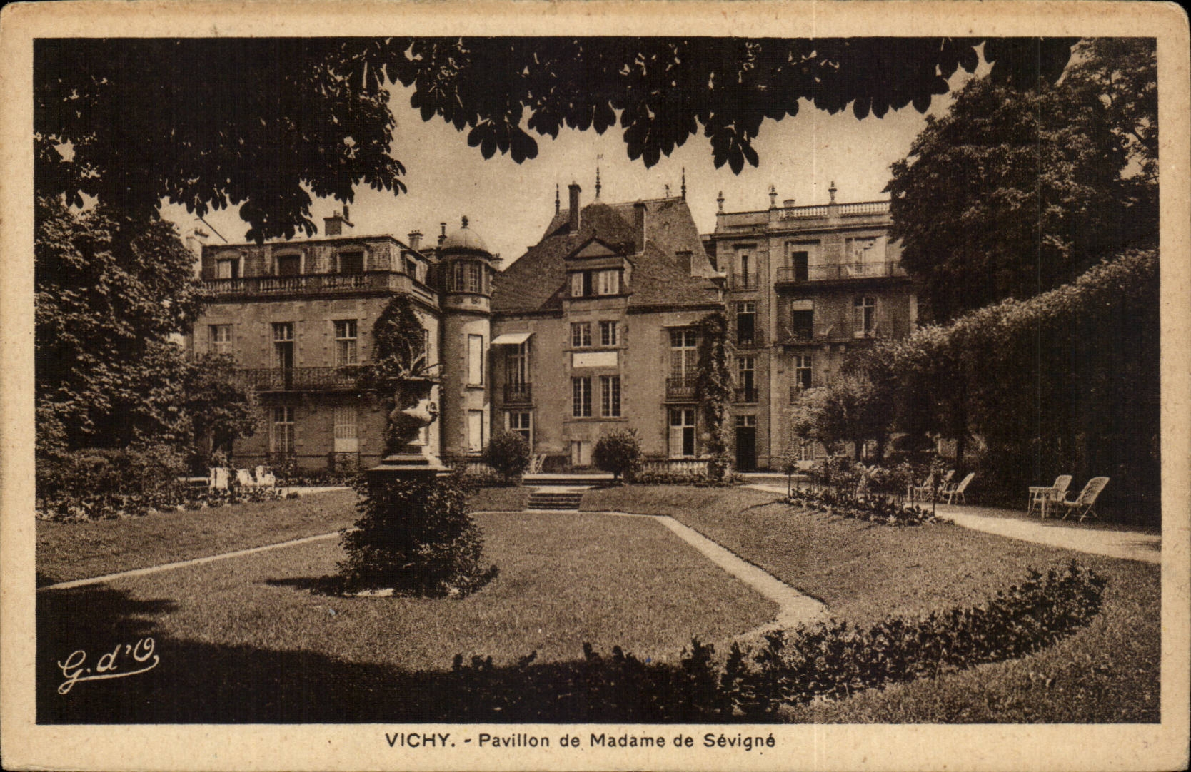 Vichy - Pavilon de Madame de Sevigne - CPA 