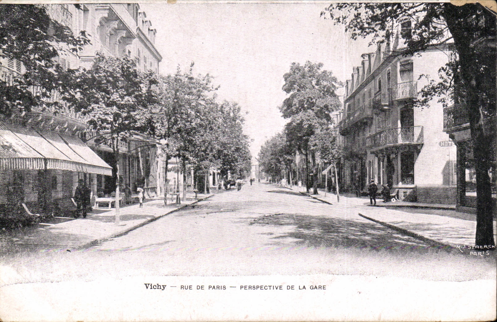 Vichy - Rue de Paris - Perspective de la Gare - CPA 