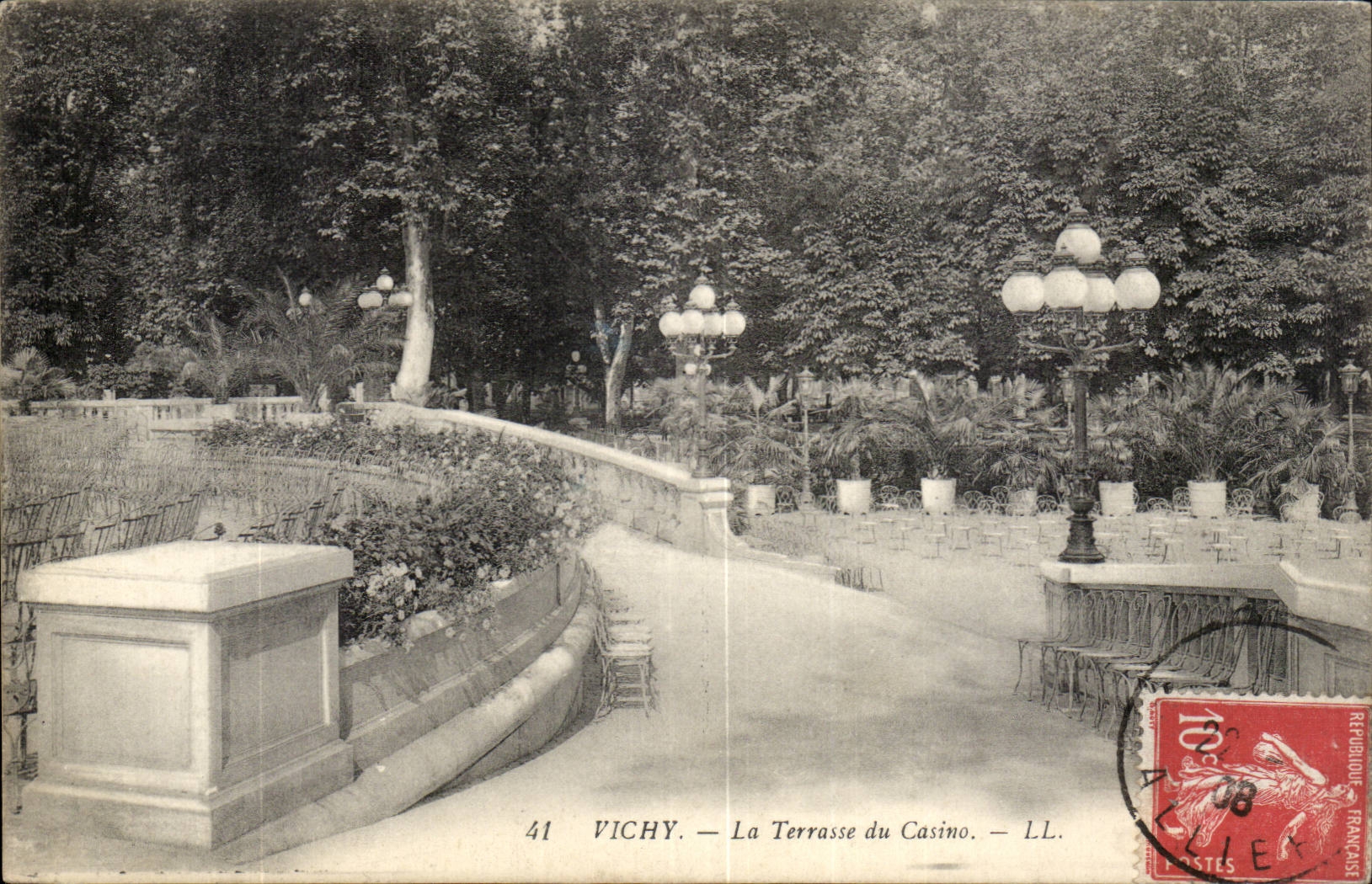Vichy - La Terrasse du Casino - CPA 