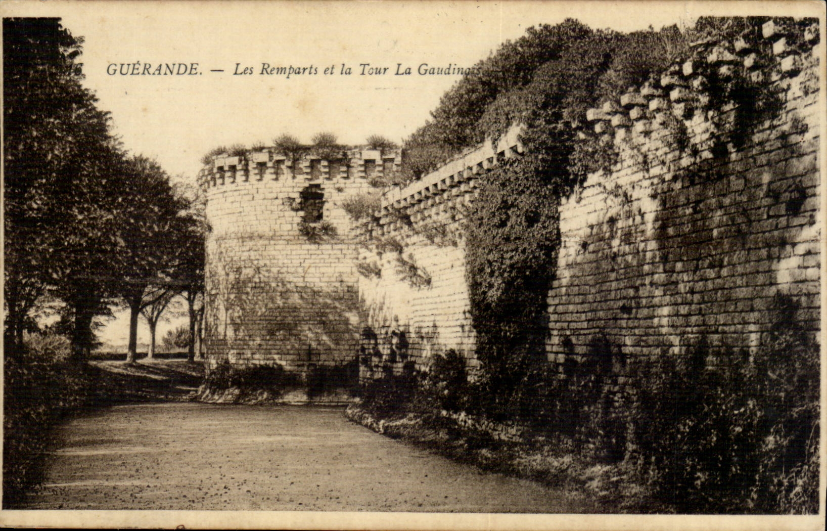 Guerande - Walls and the Tower Gandinais - CPA