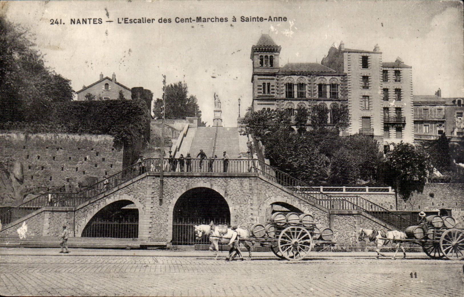 Nantes - the Staircase of the Hundred Markets has Saint Anne - CPA