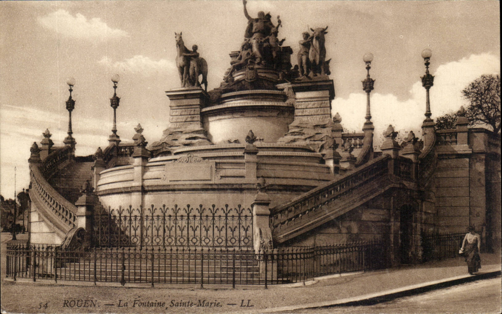 Rouen - the Fountain Sainte Marie - CPA