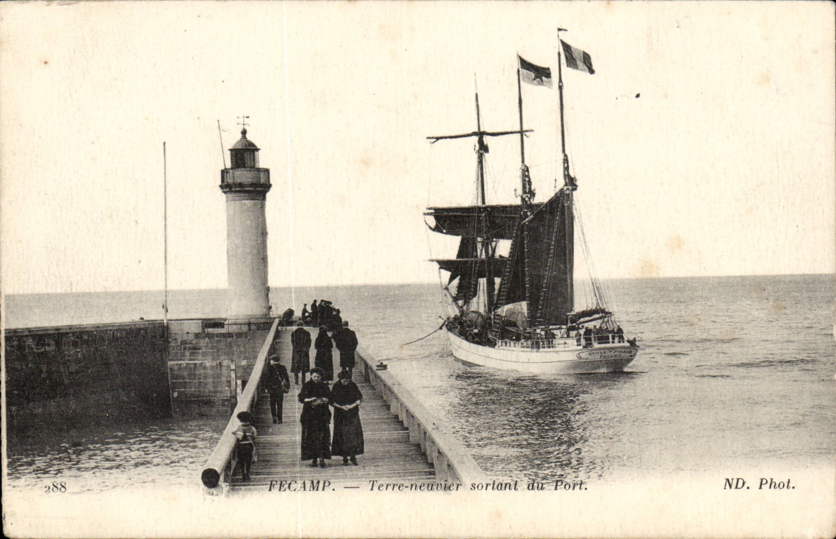 Le Havre - abgehendes Grundneunier des Hafens - CPA