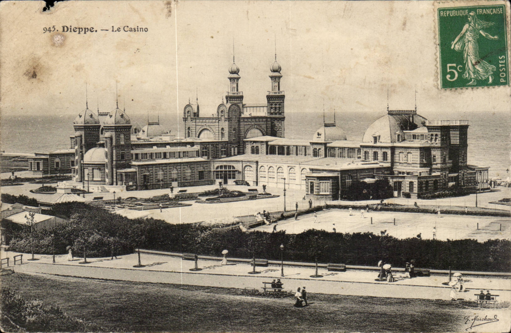 Dieppe - the Casino - small hole - CPA