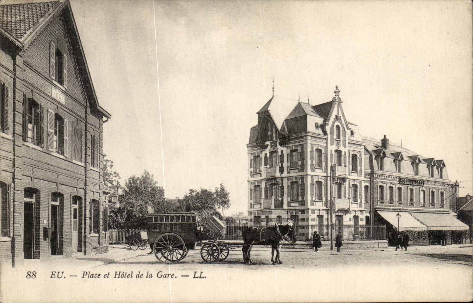 Have - Place and Hotel of the Station - CPA
