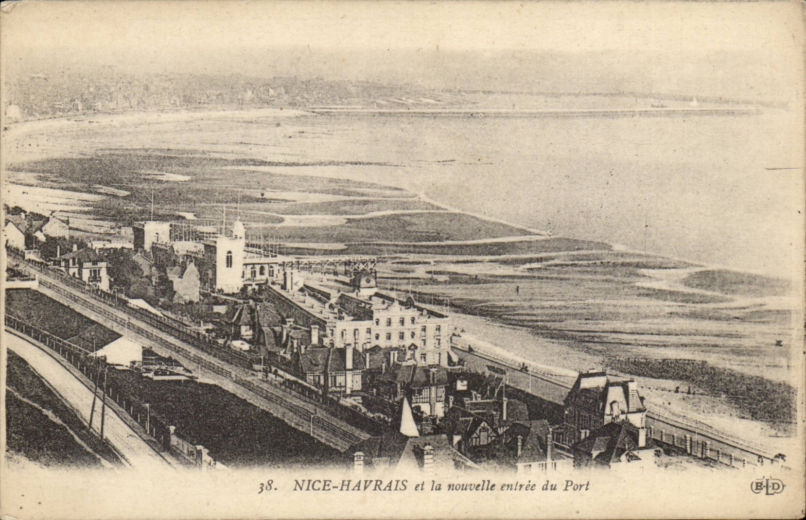 Nice Havrais - and the News Entering of the Port - CPA