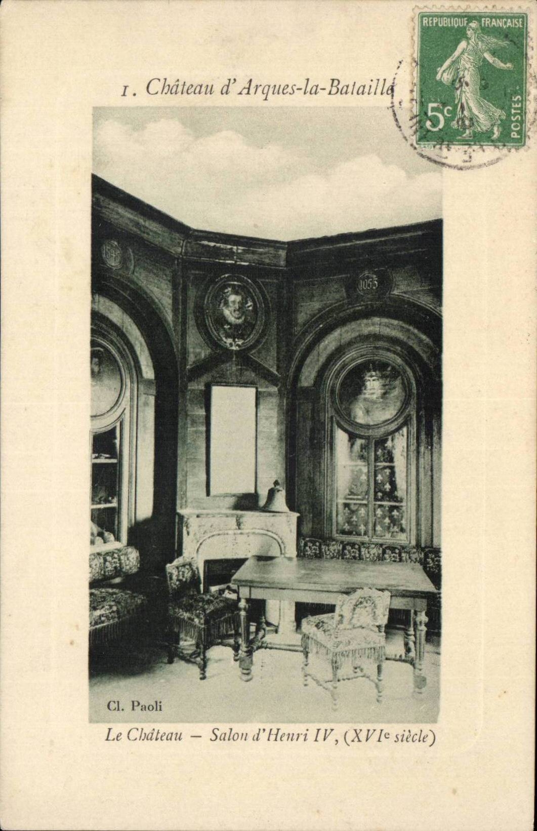 CPA Castle of Arch the Battle the Salon castle of Henri IV