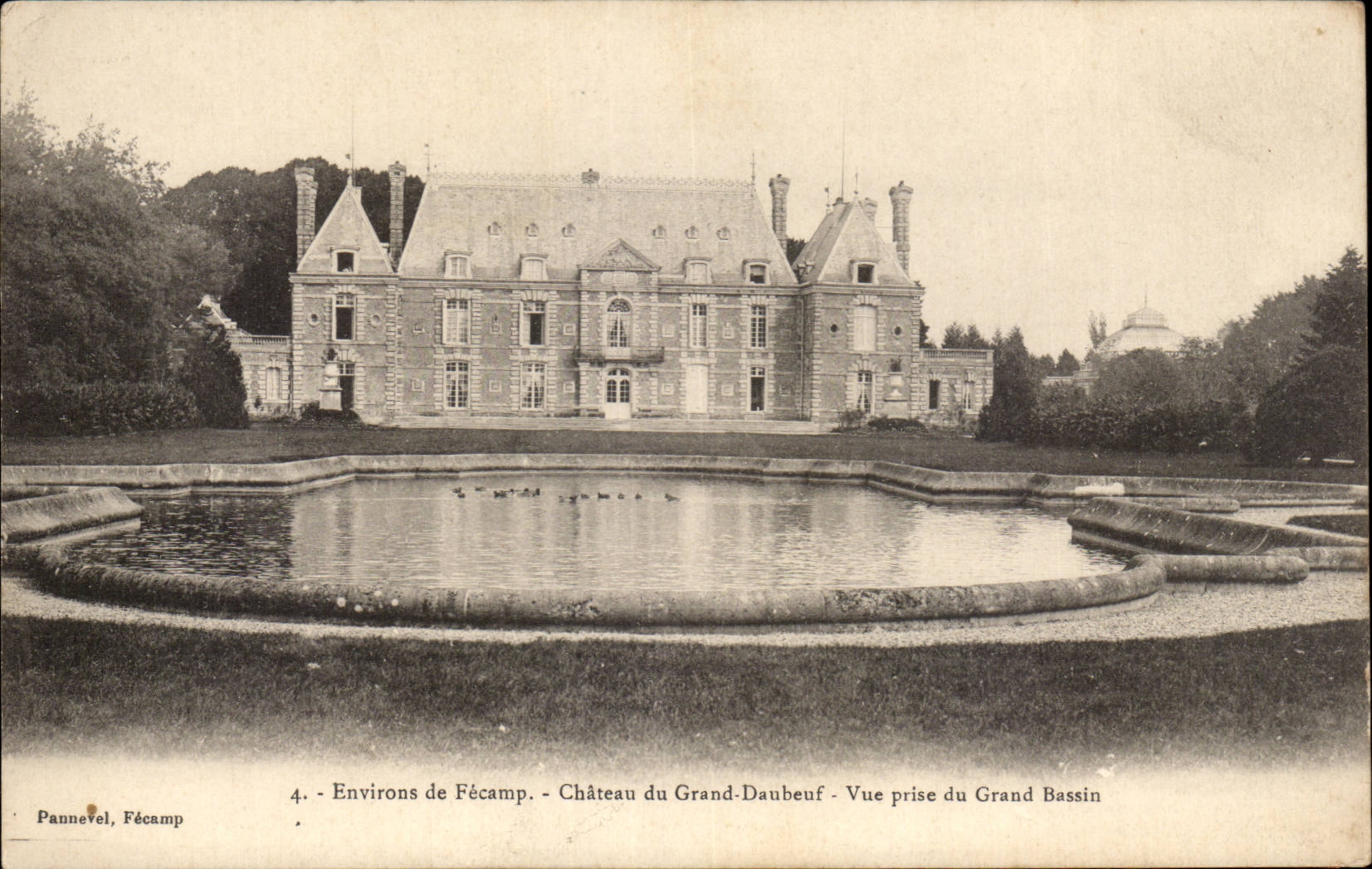 CPA Surroundings of Fecamp Chataeu of large Daubeuf Seen from of the large basin