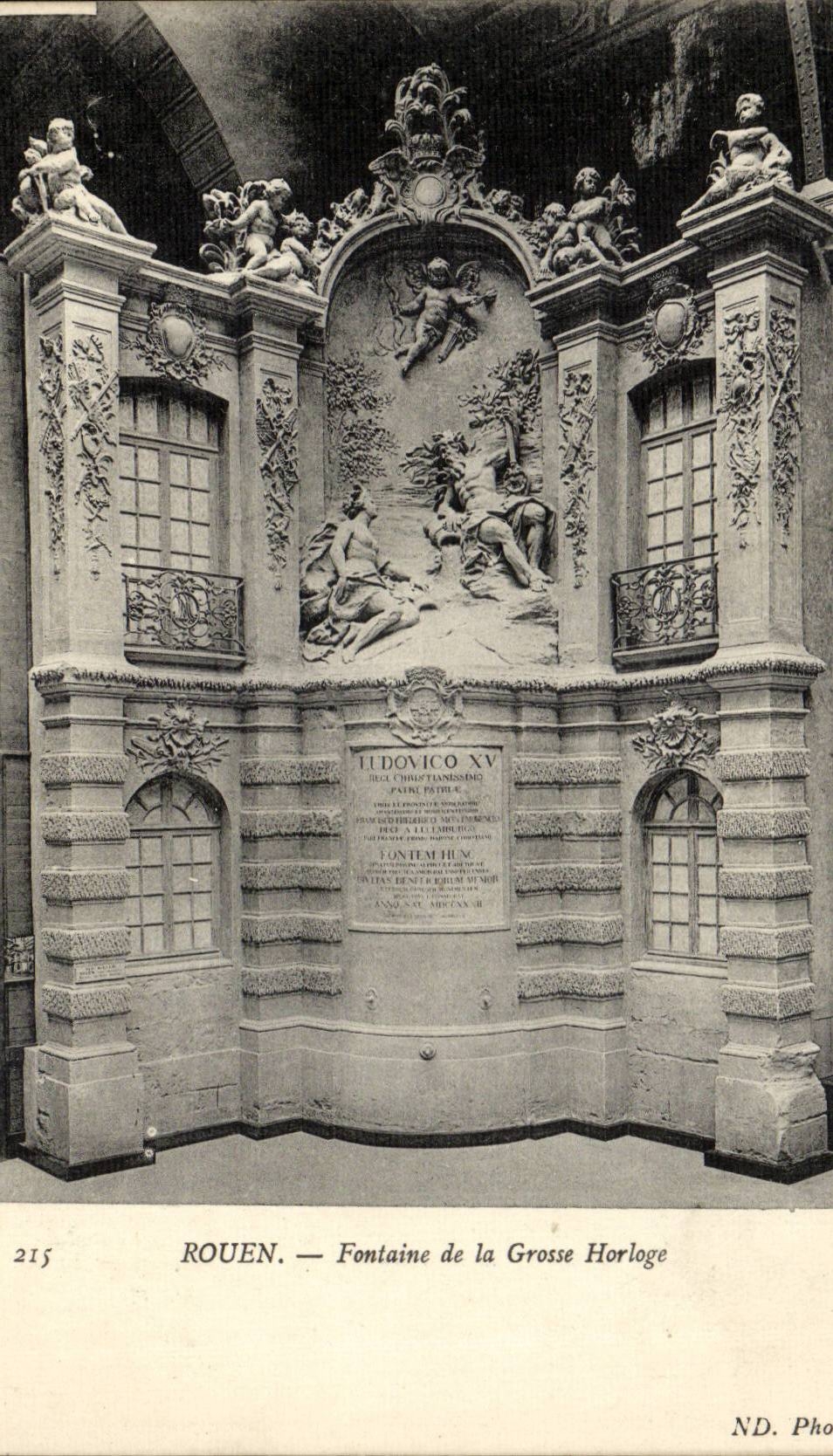 Rouen CPA Fountain of Al large clock