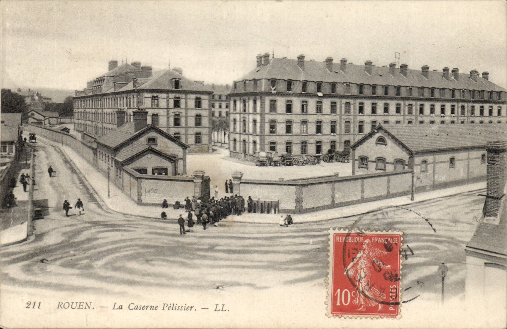 CPA Rouen the barracks pelissier