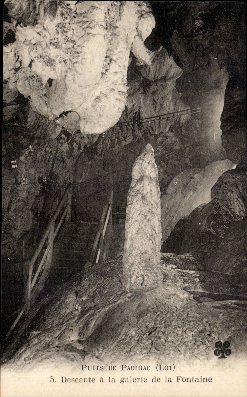 Well of Padirac CPA descent to the gallery of the fountain