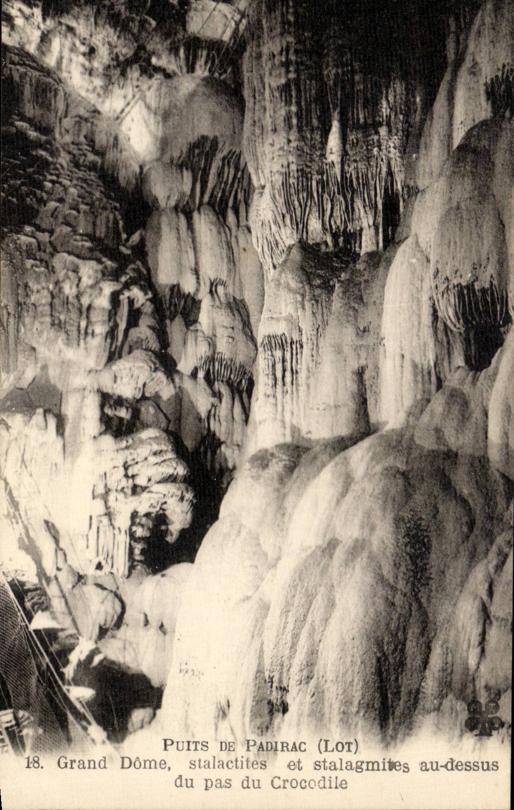 Well of padirac CPA Large dome stalactites and stalagmites with the top of the step of the crocodile