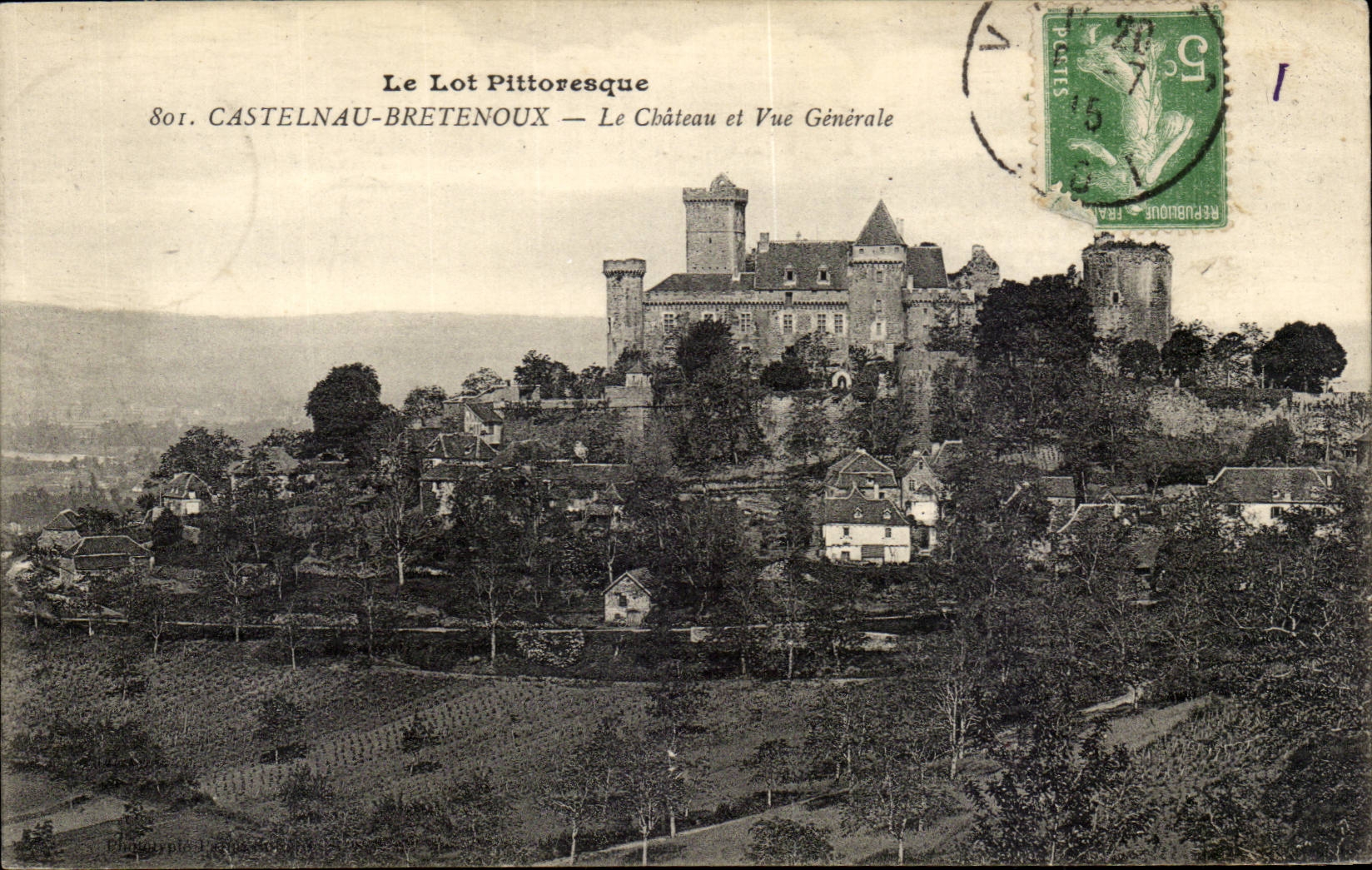 Castelnau Bretenoux CPA Le chateau et vue generale