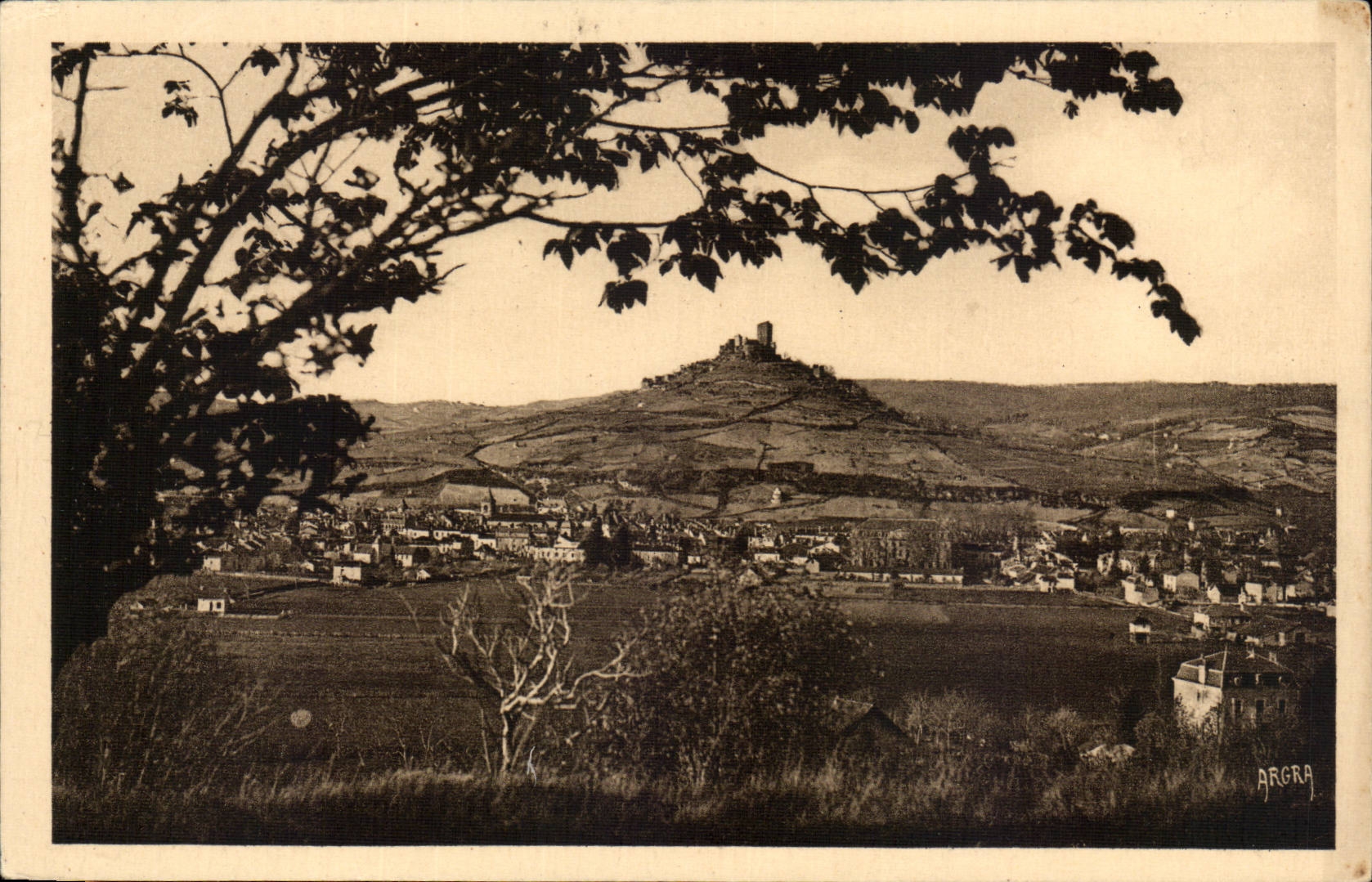 Saint Cere CPA Vue generale et tours Saint Laurent