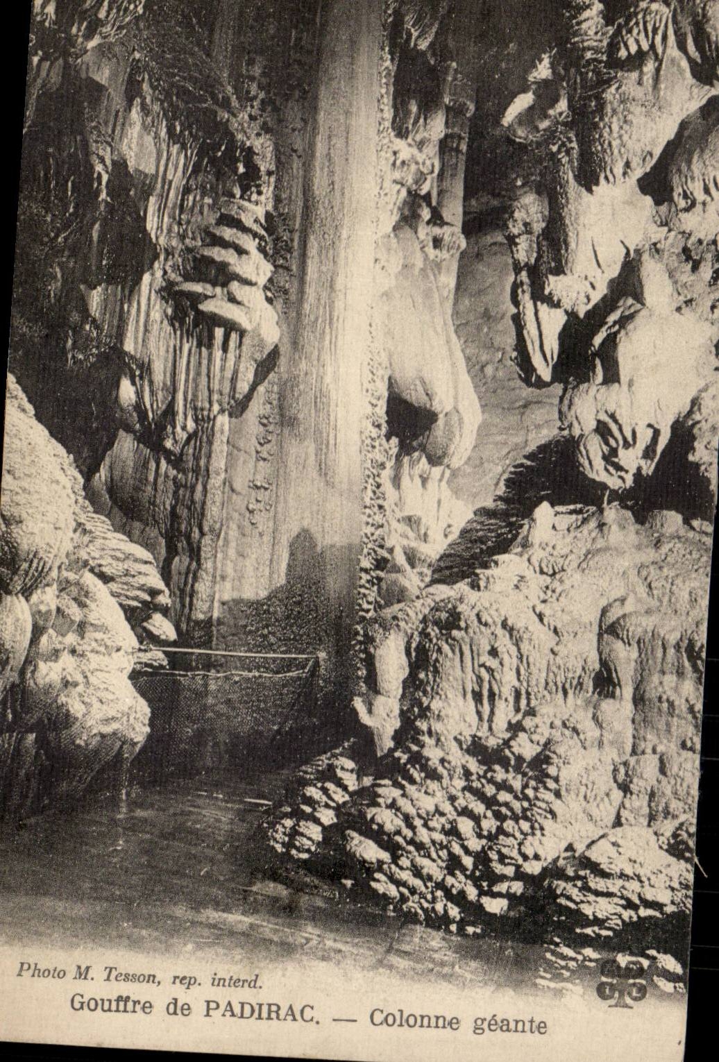 Pit of Padirac CPA Clone giantess