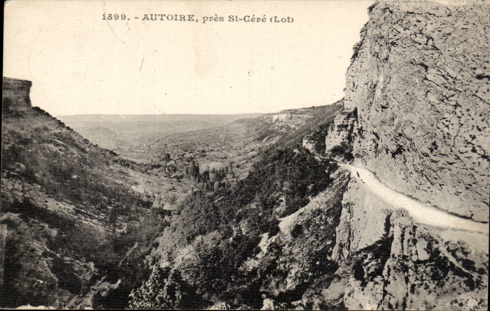 Autoire CPA pres Saint Cere