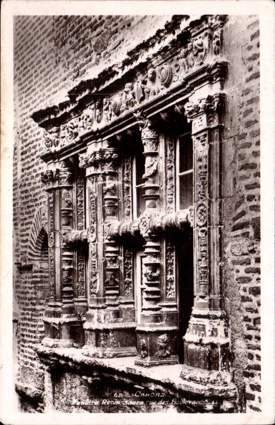 Cahors CPA Fenestrates street of the Boulevards Renaissance